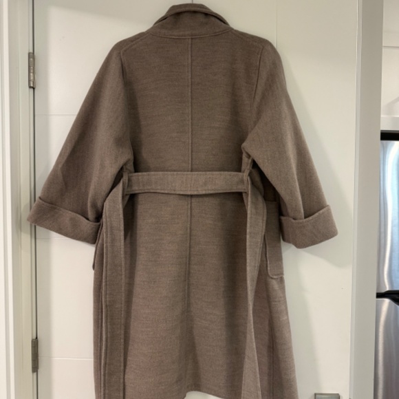 Korean brand jacket - Picture 2 of 2